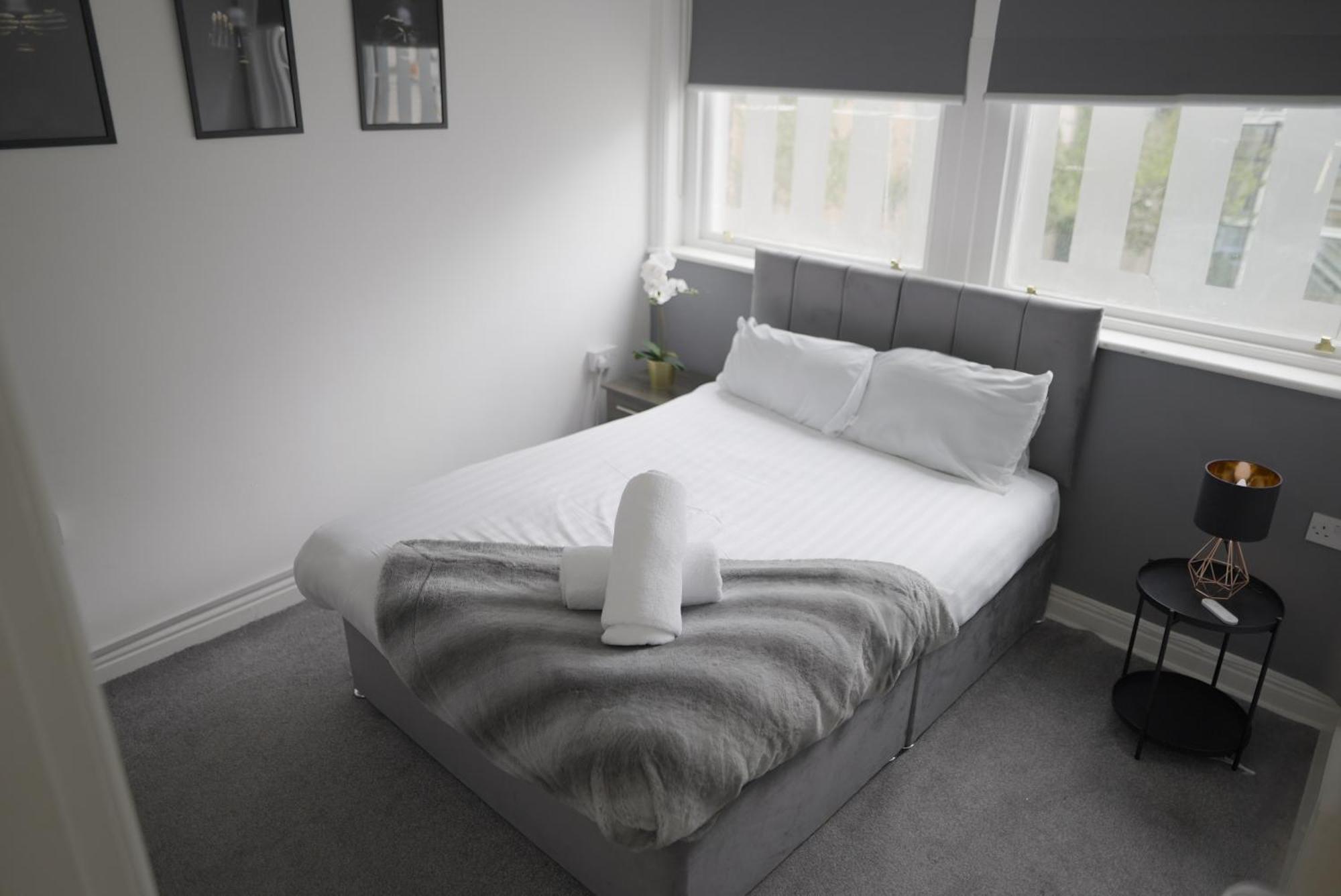 Quiet & Comfortable In Business District Apartment