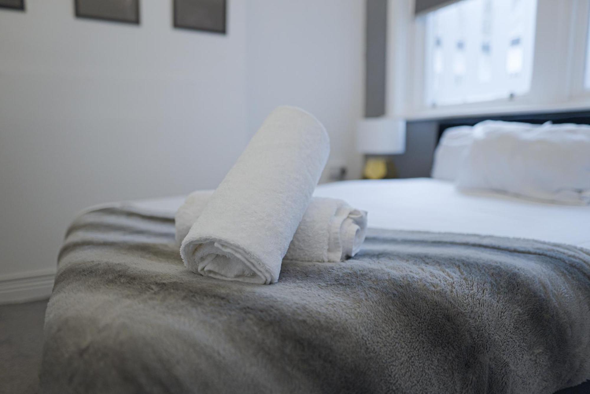 Quiet & Comfortable In Business District Liverpool